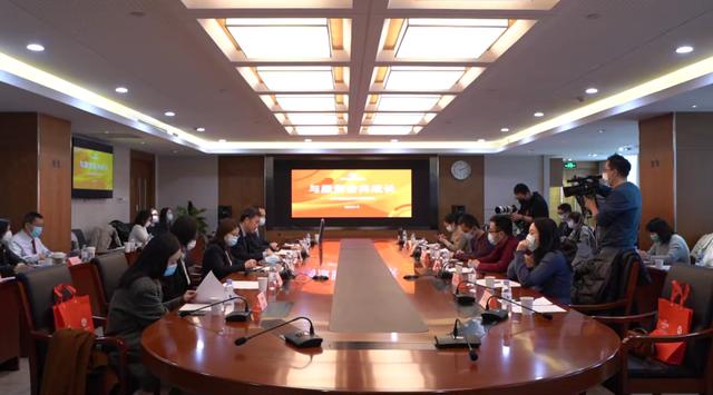全球服务领域数字化、网络化、智能化发展的最新成果与技术应用——网络技术服务的全景洞察
